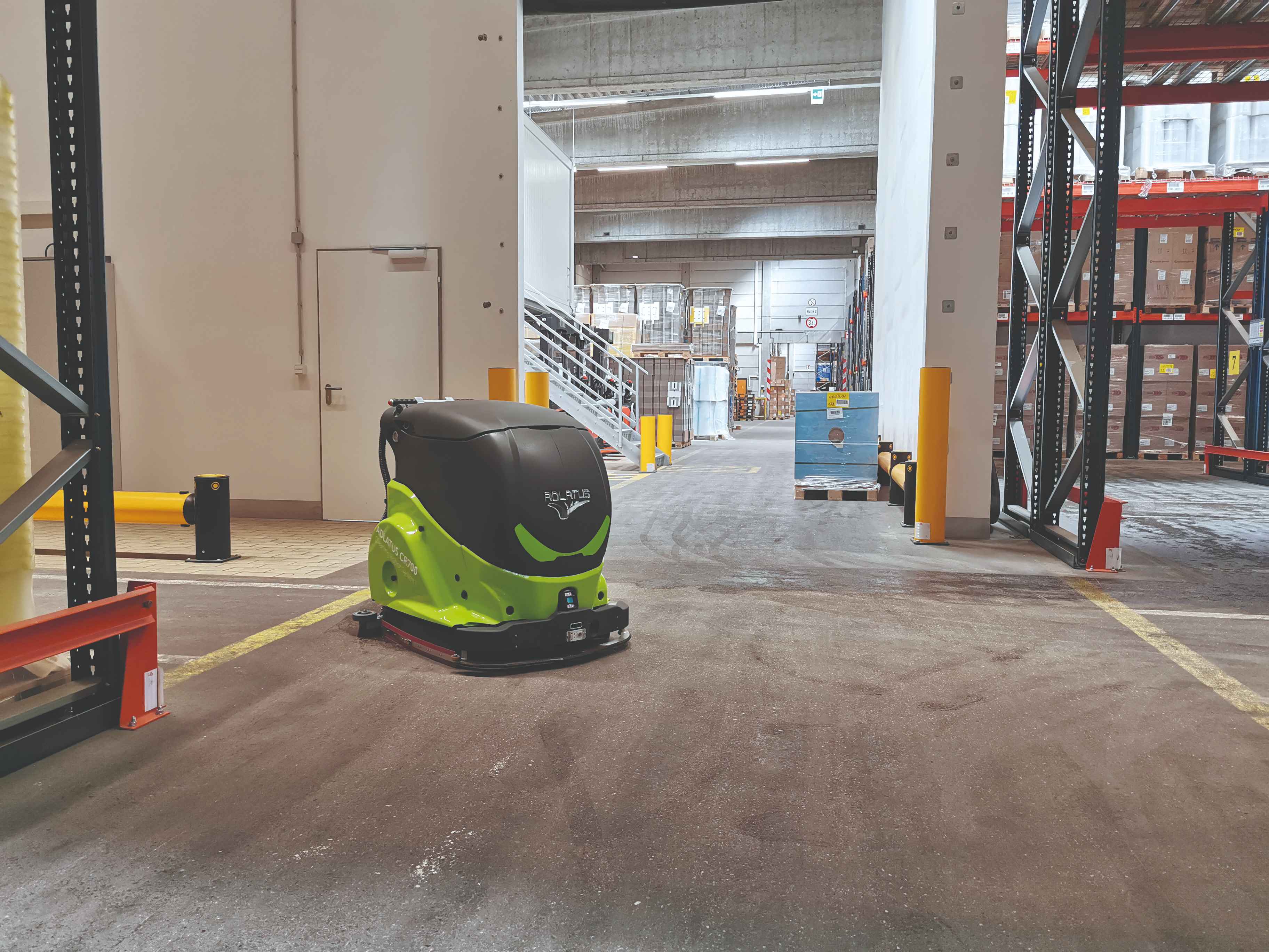 Autonomer Scheuer-Saug-Roboter mit Tellerbürsten