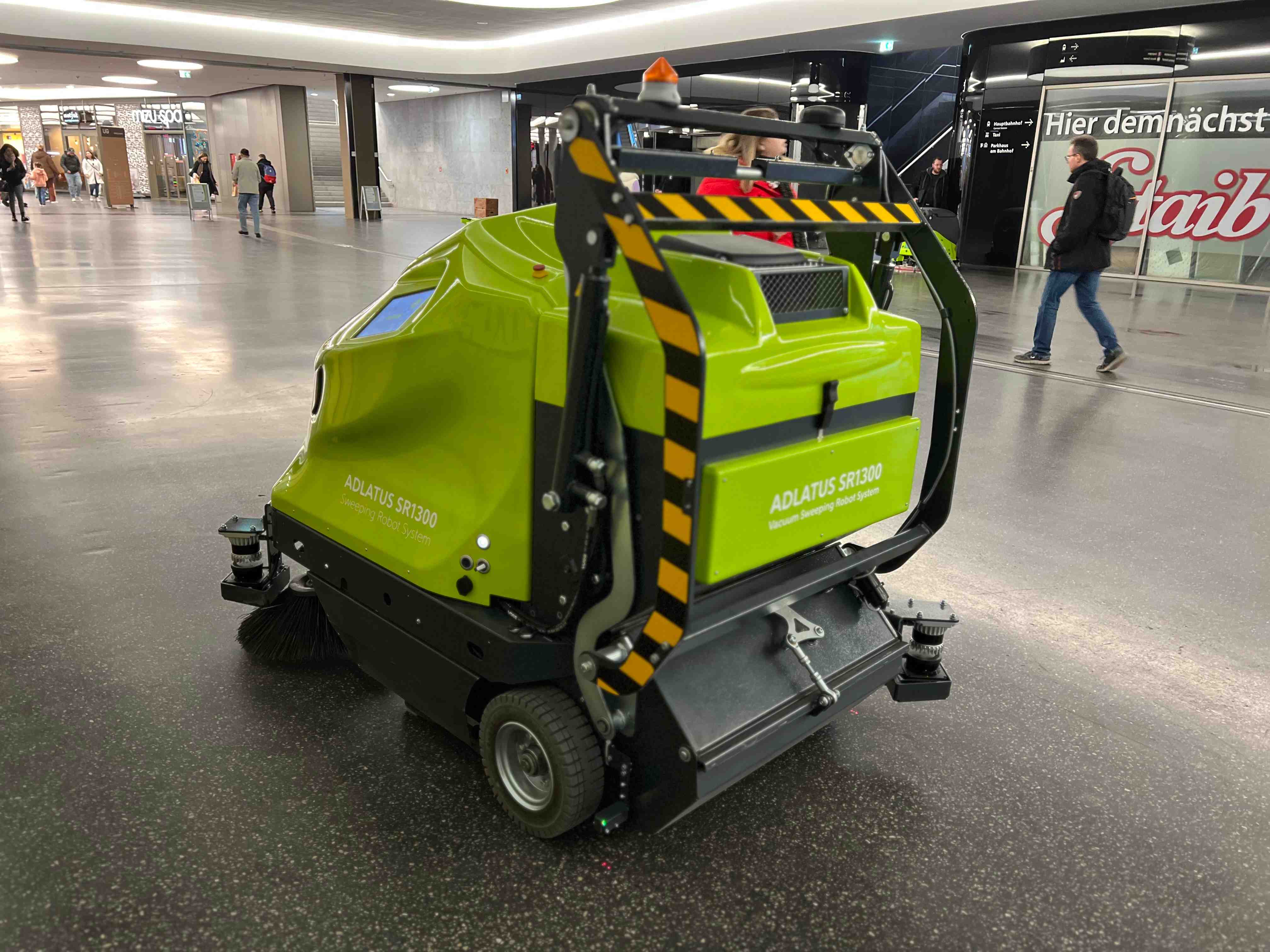 Autonomer Kehr-Saug-Roboter