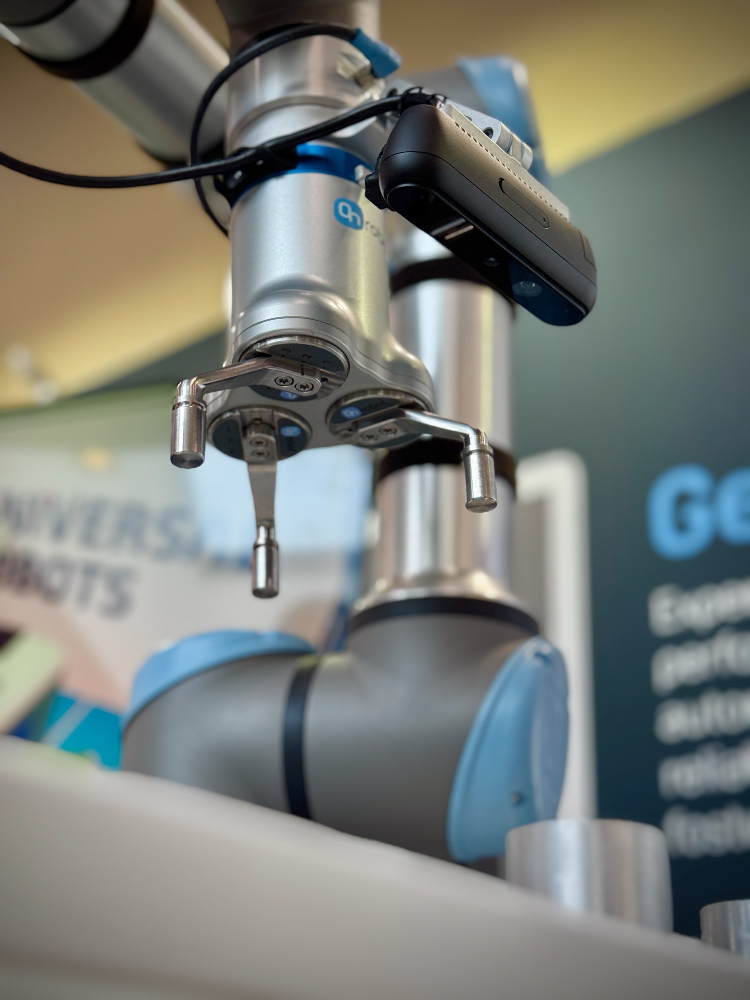 KI-Lösung für intelligente Robotikanwendungen mit UR-Robotern