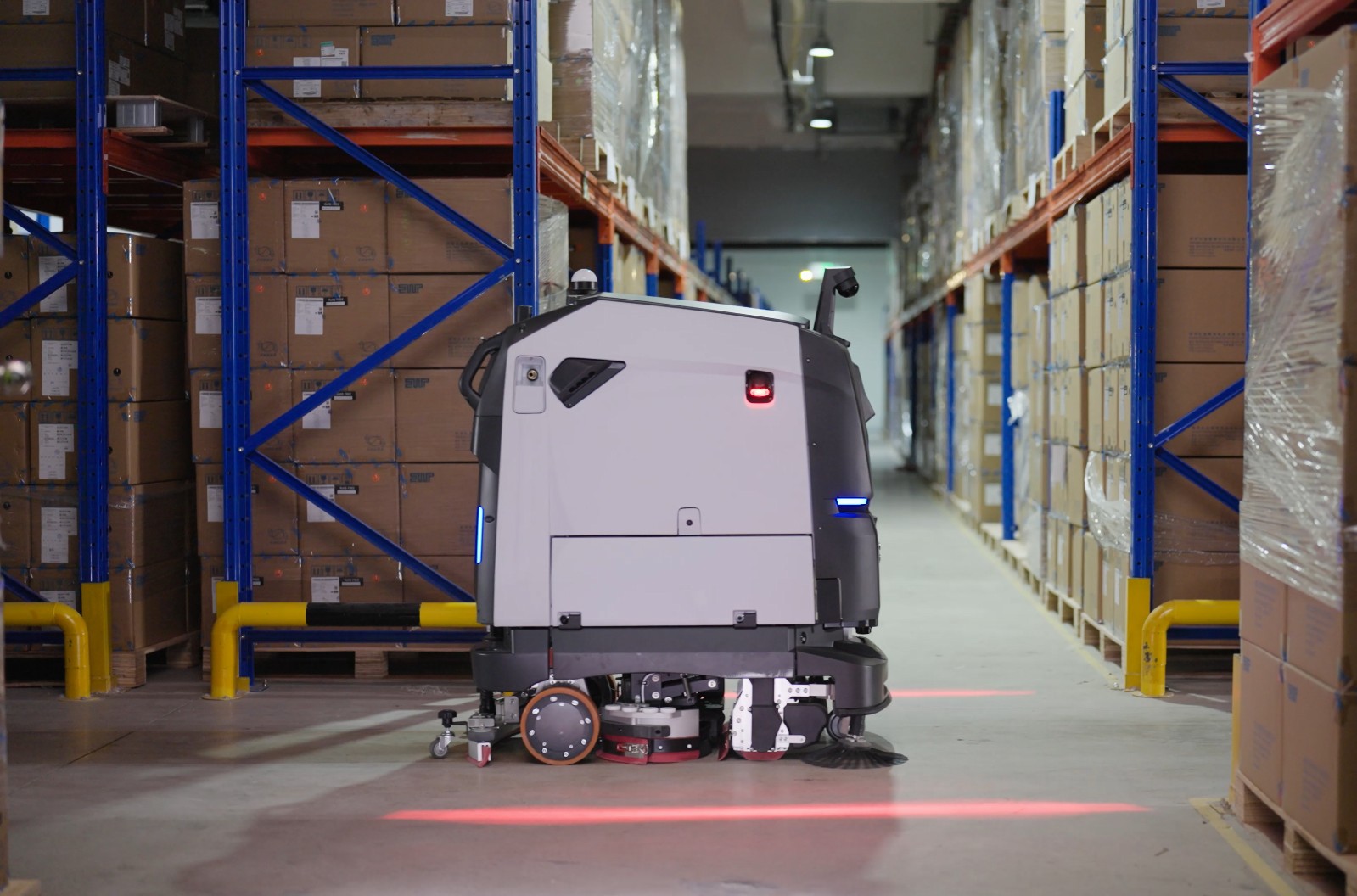 Autonomer Kehr & Scheuer-Saug Reinigungsroboter für große Flächen